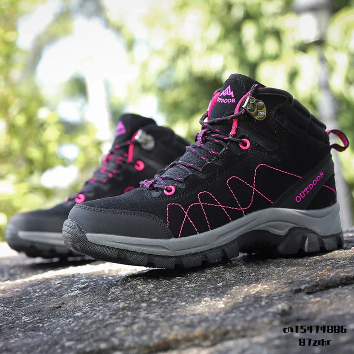 PeakClimb: Waterproof Hiking Boots for Endless Adventures and Maximum Comfort